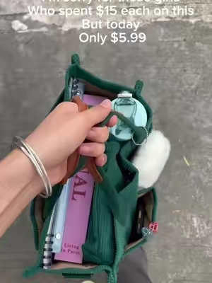 So good!!!!Great value tote bag!!!!💚💚💚#bag #packmybag #fashion #fypシ゚viral #tiktokshopdealsforudays #crossbodybag #cute #summerbag #green#handbag#totebag#foryou #tiktokshop#tote#cool#bigbag 