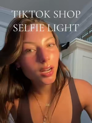 and its only $8…. ur kidding. #alixearlelight #fyp #foryou #tts #shop #shopping #content #contentcreator #trending #viral #light #lighting #selfielight 