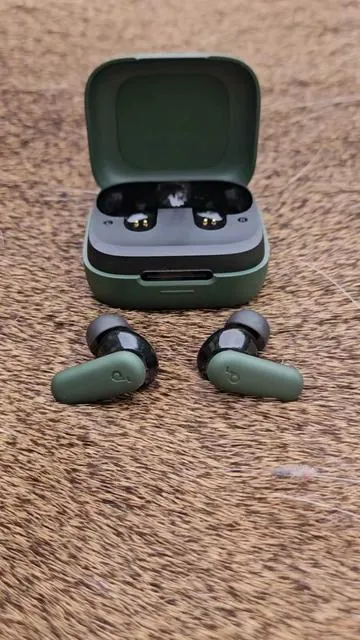 #soundcore #anker #ankershop #soundcorebyanker #gold #noisecancelling #earbuds #headphones @soundcoreus #creatorsearchinsights 