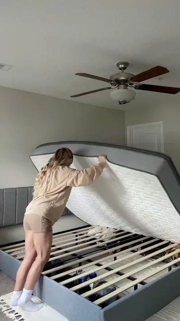 As someone who tosses and turns from chronic pain due to  fibromyalgia, switching to the proper mattress has already improved my sleep and stiffness in days. The relief on my joints is insane. I wish I would have invested in the right mattress sooner. @SweetNight home  #sweetnightmattress #hybridmattress #sweetnightnimbusmattress 