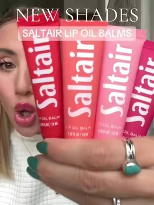 #ad @Saltair Body has outdone themselves with NEW shades of their viral juicy lip oil balm 😍💋 RUN & grab your favorite lippy shades before they sell out again #saltair #lipbalm #lipoil #lipoilbalm #lipgloss #musthaves #lipcare #tintedlipbalm #BeautyTok 
