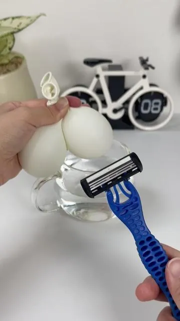 Please shave off thoseun comfortable hairs.😎#tiktokshopbacktoschool #dealsforyoudays #clipper #electrictrimmer #menstrimmer #manscaped #tiktokshop 