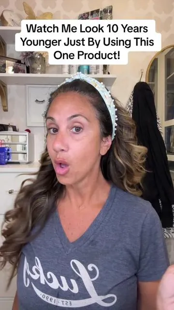 The ONLY primer you will ever need!  The ONLY primer that will blur every imperfection , fine lines, hyperpigmentation, and dark circles while also tightening your skin!  This is a miracle in a bottle!  @Peter Thomas Roth Labs my hero! #skincare #skin #beauty #TikTokshopbacktoschool  #foundationhack #matureskinmakeup #matureskin #makeupover40 #makeuptutorial #makeuptok  