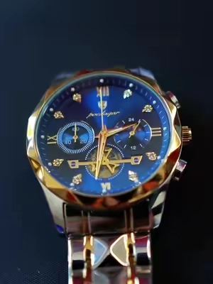 Descubre cómo lucir elegante sin gastar una fortuna con este reloj de acero inoxidable. Perfecto para cualquier ocasión, desde negocios hasta fiestas. ¡Aprovecha la oferta ahora! #Estilo #RelojesDeModa #AccesoriosDeModa #OfertasTikTok #RelojDeNegocios #TikTokShop #ComprasOnline #ModaHombre 