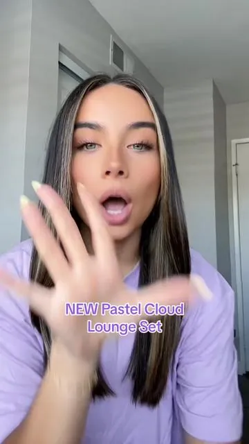 NOOO the material is so soft you dont get it 🥹  @Comfrt  #viral #comfrt #loungeset #pastel #trending #viral 