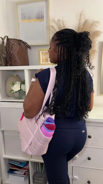 Finally upgraded my nurse tote bag to one that can fit everything & is cute 💗 & yes these are essentials for a 12hr shift 😂🫶🏾 #nursebag #nurseworkbag #packmynursebagwithme #bagsmart #nursesoftiktok #newnursebag #whatsinmybag #nursetok #whatsinmynursebag #tiktokshopbacktoschool 