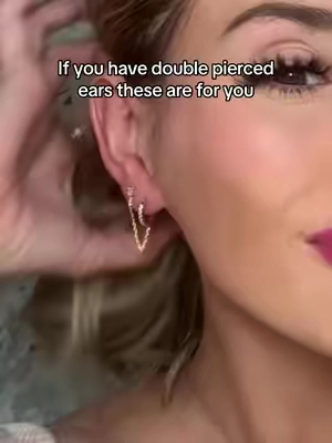 Double pierced ears inspo - love pavoi jewelry!! #pavoi #earstack #earrings #affordablejewelry #huggies 