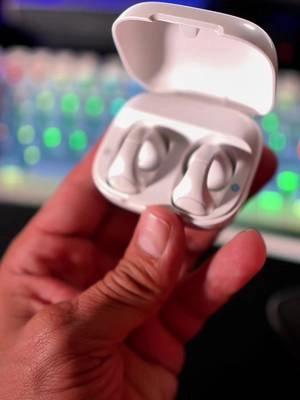 Descubre la verdadera comodidad y sonido vibrante con Soundcore C30i #SoundcoreC30i #soundcore #AudífonosDeCalidad  #soundcoresoundsgood  Soundcore C30i by Anker, Open-Ear Earbuds, Clip-On Headphones, Lightweight Comfort, Stable Fit, Firm-Shell Design, Attachable Ear Grips, Big Drivers for Vibrant Sound, 30H Play, IPX4 Water-Resistant