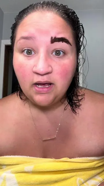 #AggressiveTutorials #AggressiveTutorialLady #eyebrowblindness #diyeyebrowtint #eyebrowstain #dogwitheyebrows 