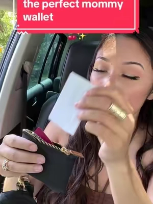 i love mine🥰 take advantage of the free shipping‼️ #fyp #viral #wristlet #mommywallet #MomsofTikTok #wallet #keychain #wristletkeychain #wrisletwallet #wristletsforkeys 