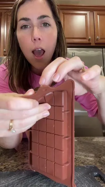 I tried not to eat it all in one sitting. I loved making and trying this viral dubai chocolate! It was so delicious! You should definitely try this! #dubaichocolate #viralchocolate #chocolate #tiktokshop #chocobox 