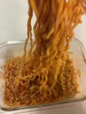 #buldaknoodles #spicynoodles 