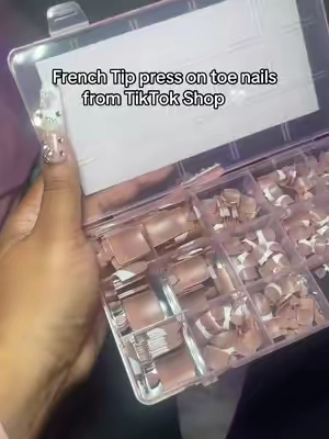 These french tip press ons is a must need!! 😻😻 #pressontoenails #pressons #toes #frenchtip #tiktokshop #tiktokshopfinds #frenchtips 