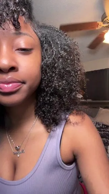I feel frk good when I heard people compliment my hair was so healthy and pretty😆😆 the most natural hair I ever tried @OQHAIR #naturalhair #naturalhairstyles #curlyhair #afrocurls #type4hair #oqhair #vpartwig #fyp  #itsshaniya_ #viral?fypシ #wiginfluencerjourney #wiginfluencertips 