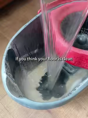 Never thrust that your floors are clean enough😂😂😂#cleaning #CleanTok #cleaninghacks #mop #mopping #deepclean #cleaningtiktok #cleanwithme #fyp #sudsy 