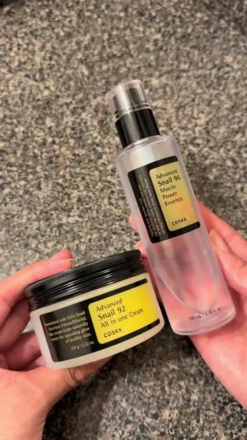 Best serum and moisturizer 👌🏻❤️ بهترین سیروم و کریم آبرسان #cosxrskincare #skincareroutine #skincare #foru #foryou #afghantiktok #afghanistan🇦🇫 