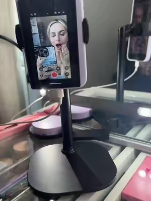 My mind doesnt get blown very often... this is worth EVERY penny #selfie #camera #contentcreator #tiktoker #techtok #tiktokshopfinds #foryou #vloggingtips #contentcreators #contentcreatortips #vlogchannel #phonescreenmirror #filmingsetup #beautycreators 