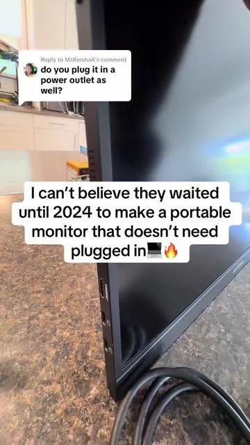 Replying to @MsKeishaA Portable Monitor you can use on the go, and you dont need a power outlet! #monitors #monitorstand #portable #gaming #gaminglife #screen #tech #gadget #gadgets #giftidea #giftideas 