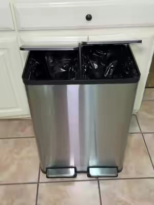 Bote de basura bueno bonito y barato 🥰#trash #trashcanforkitchen #trashcan #kitchen #Home #botedebasura #contenedordebasura #contenedor #sweetfurniture #steptrashcan #tiktokshop 