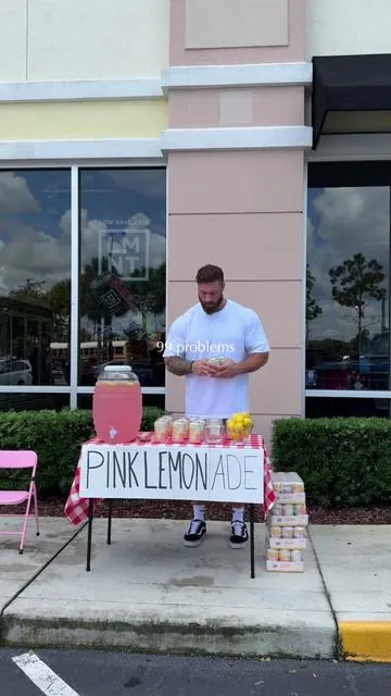 my problems slowly fading away after that first sip of Bum Energy >>  #100problems #pinklemonade #cbum 