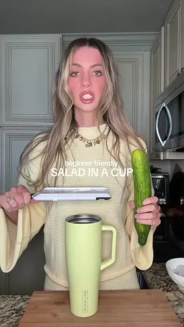 Easy salad in a cup perfect for meal prep days #salad #saladrecipe #cucumbersalad #fyp 