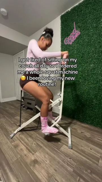 I need a phat booty not flat if you no what im sayiiinn’ 😂😅!  Machine be hitting all the right spots 🥰🍑 #workout #squats #athomeworkout 