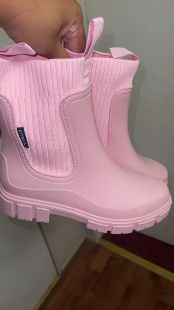 #waterproofboots #rainboots #boots #fallshoes #falldealsforyou #fall #pink #tiktokshop 