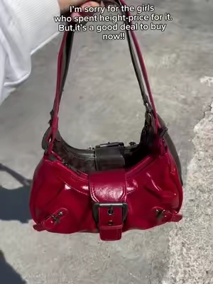 It's so beautiful!!!❤️‍🔥🖤😝🛍💥🫧#y2k#coolgirls #fypシ #cute#beautiful #crossbodybag#handbag  #foryou #halloween2024 #falldealsforyou #shopsale #trendy #fyp #bag #coolbag #dealsforyou #fashion #tiktokmedemebuyit #girls #dontmissit #storage