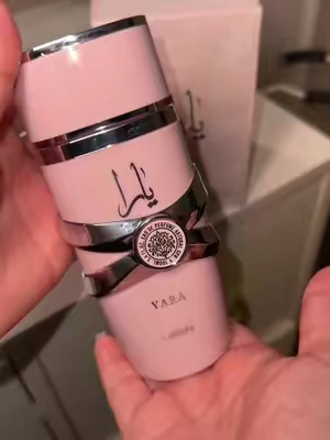 Perfume para oler a princesa 👑💗#perfume #perfumeviral #perfumearabe #perfumededubai #dubai #arabe #perfumeyaralattafa #yara #yaralattafa #lataffa #perfum #lattafaperfume #perfumes #tiktokshop 