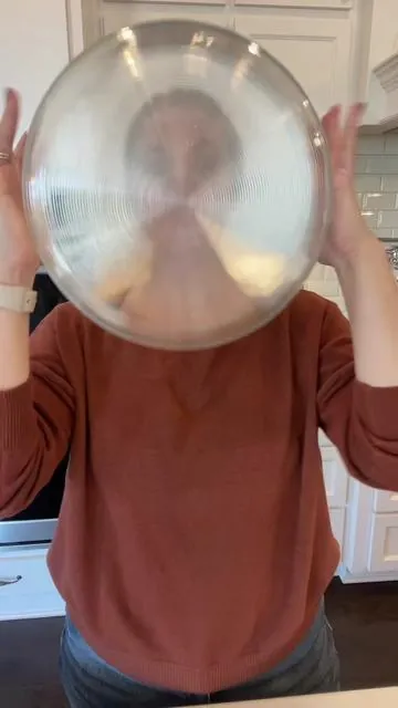 A GLASS air fryer???? YES PLEASE!!! I’ve been trying to switch out all my nonstick cookware so when I saw this on the TikTok shop I was SO excited!! I had no idea this even existed! #nontoxic #nontoxicliving #glassairfryer #airfryer #nontoxiccookware 