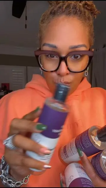 Ladies this wash is amazing to keep the girl balanced🩷🩷🩷🩷🩷🩷@Her Fantasy Box  #creatorsearchinsights #bestfemininewash #hygieneproducts #hygiene #herfantasybox #tiktokshopholidayhaul #tiktokshopblackfriday #falldealsforyou #ttslevelup #selfcarefinds 