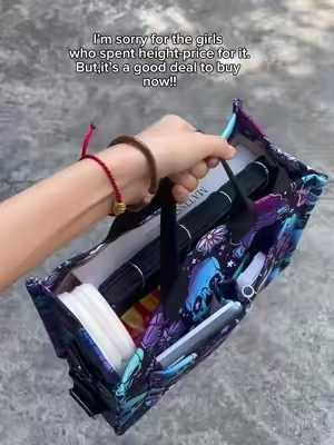 The skull tote bag is so cute 🖤🛍👻💀💐💫 #fourvou #tote #bag #TikTokshopbacktoschool #fashion #tiktokmademebuyit #girithings#totebag #bags #skull #bag #fyp #fashiontiktok #girls #dealsfordays #cool #handbag #halloween #Fallfreshness #Falloutfits #Earthtone #tiktokshopblackfriday #blackfriday #blackfridaydeals #flashsale #tiktokshopcybermonday #tiktokshopholidayhaul