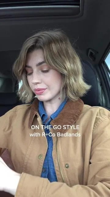 Scoop + style 💁‍♀️ R+Co BADLANDS Dry Shampoo Paste is incredible for adding volumized, piecey texture to any style and is the secret to perfect bangs. PLUS it’s TSA approved ✅ #randco #dryshampoo #onthego #hairstyle #hairproducts #bangs #bangstutorial 