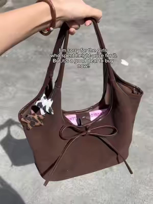 My current obsession are cute fall bags🎀 #leatherbag #leatherpurse #purse #bag #handbag #handbags #shoulderbag #whatsinmybag #whatsinmypurse #simple #cute #toocute #fashion #viral #bagessentials #bagcollection #bags #falldealsforyou #fallfreshness #falloutfits #fallstyle #fallfashion #ootdinspo #tiktokshopblackfriday #tiktokshopcybermonday #tiktokshopholidayhaul