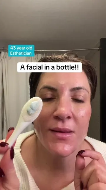 Award winning! One is sold EVERY TWO MINUTES. That’s crazy! SKINN Cosmetics DermAppeal, More than just a physical exfoliator, it's an award-winning clinical-grade formula you can use at home to give you professional a professional glow! *results vary @SKINN Cosmetics @Dimitri James #skinncosmetics #exfoliate #skinbrightning #tiktokshopblackfriday #tiktokshopcybermonday 