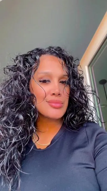 This blow dryer works just as good as it looks. #fy #fyp #fypシ #tideway #blowdyer #curlyhairroutine #curls #tiktokshopfinds #tiktokshop #SpookyBeauty #musthave 