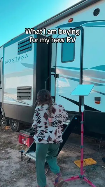 New rv means new things! . . . . . . . #rv #rvlife #rvliving #rvlifestyle #rvmusthaves #whatibought 