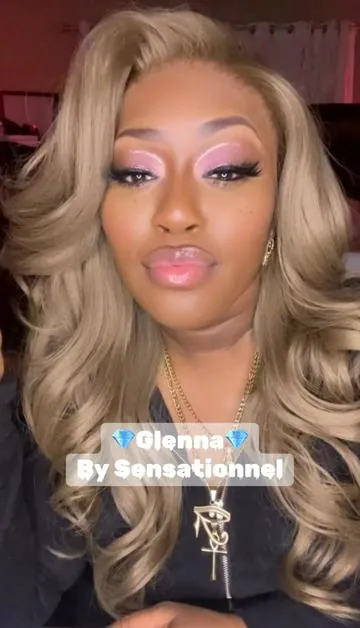 Glenna is only like $42 right now! Grab her while they have her. Click the link and take advantage of the free shipping! 😘