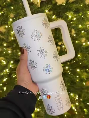 The last one shows the 30oz size!  @Simple Modern #simplemodern #40oztumbler #wintercollection #simplemordernholidaycollection #christmascups #christmastumbler #tiktokshopblackfriday #tiktokshopcybermonday 