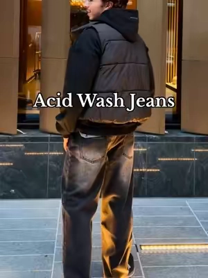 yes it has deep pockets 6ft wearing xl i paid $79 and rn they’re ONLY $50 runnn #acidwash #jeans #denim #denimjeans #fashion #acidwashjeans #edikted #treasurefinds #fallfashion #tiktokshopblackfriday #tiktokshopcybermonday #novemberfinds @Edikted 