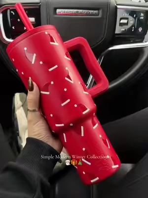 @Simple Modern #simplemodern #30oztumbler #40oztumbler #wintercollection #simplemordernholidaycollection #christmascups #christmastumbler #tiktokshopblackfriday #tiktokshopcybermonday #rangerover 