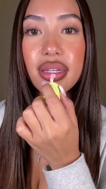 This shade is a DREAM #lipcombo #lipgloss #madebymitchell 