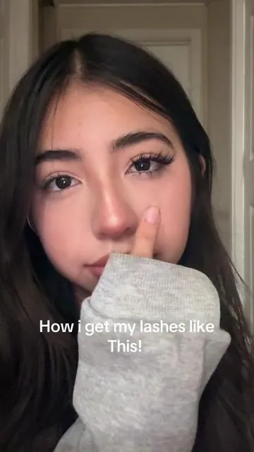 This is what you have to get for Black Friday! The bottom lashes are supa cute 🐻‍❄️ @Fowendia Lashes #fowendia #fowendialashes #lashclusters #blackfriday #blackfridayshopping #manga #mangalashes #lashclusters #cute #beauty #makeup #lashes #diy #diylashes #lashestutorial #maria_pim3nt3l 