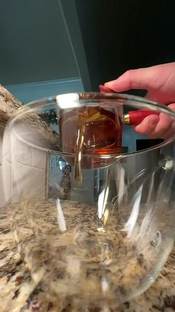 This tea can clean out your lungs. If you’ve never tried a lung detox, you probably have some pretty dirty lungs. Lung build up can sit in your lungs for months. Detox your lungs and clean out your lungs with natural herbs known to help detox your lungs. #lungcleanse #lungdetox #naturalremedy #herbalist #herb #herbalmedicine #smoke 