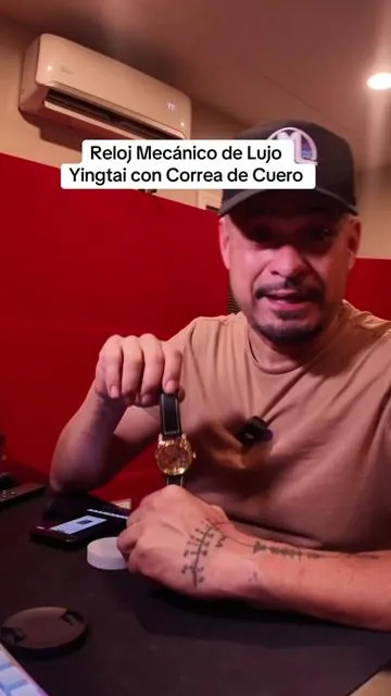 ⏱️ Elegancia y precisión en cada detalle. Este reloj mecánico de lujo Yingtai combina una correa de cuero con un diseño clásico que nunca pasa de moda. Ideal para cualquier ocasión, desde el trabajo hasta eventos especiales. ¡Regala estilo y funcionalidad! ✨ #RelojMecánico #EstiloDeLujo #YingtaiWatch #AccesoriosParaHombres #EleganciaClásica #BlackFridayDeals El reloj mecánico Yingtai con correa de cuero destaca por su diseño sofisticado y funcionalidad automática. Perfecto para hombres que valoran la calidad y el estilo, este reloj es ideal como regalo o para complementar cualquier atuendo. ¡No te pierdas esta oferta especial!