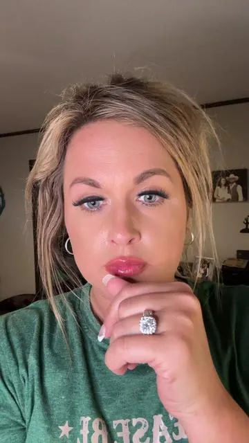 #fyp #gift #blackfridaydeals #blackfridaysale #cybermonday #momsoftiktok #momlife #momlifebelike #momvibes #sterlingsilver #weddingring #rings #jewelry 