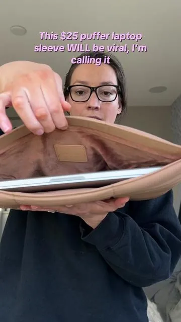 This @Comfyable_US @Comfyable Direct puffer laptop sleeve had me questioning my loyalty for a minute but its TOO GOOD not to share! #laptop #laptopsleeve #macbook #laptopaccessories #puffer #collegeessentials #collegestudent #tiktokshopblackfriday #tiktokshopcybermonday #tiktokshopholidayhaul #christmasgiftideas  
