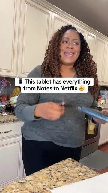 This Android tablet bundle really comes with everything!! 🤯 #tablet #tabletbundle #tablets #electronics #bundle #androidtablet #christmasgiftsideas #tiktokshopcybermonday #tiktokshopblackfriday  #tiktokshopholidayhaul #spotlightfinds #giftsforher #giftsforhim 
