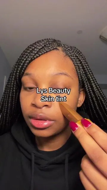 Yall better come get one of these #beauty #makeup #makeupproducts #beautyreview #skintint #lysbeauty 
