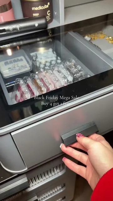 #tiktokshopfinds #tiktokshopblackfriday #tiktokshopcybermonday #tiktokmademebuyit #giftforher #pressonnails #nailsoftiktok 
